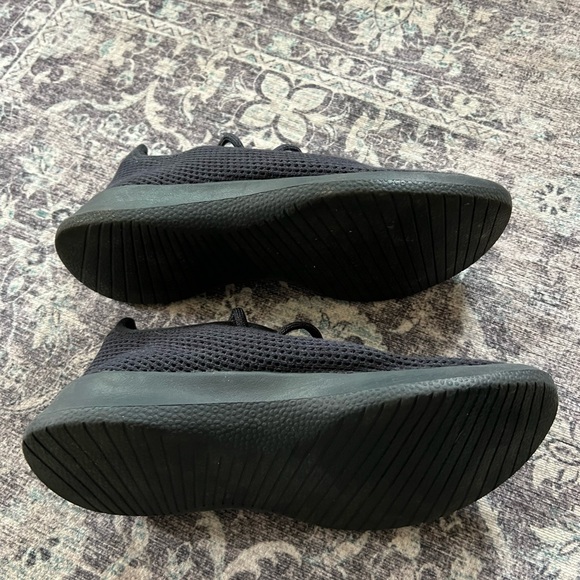 Women’s Allbird Tree Runners, size 8, navy blue - Picture 2 of 4